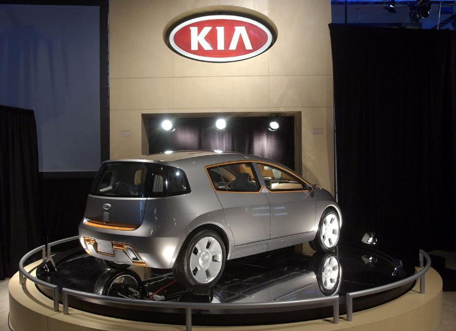  Kia Slice 2004 года  (фото 3 из 16)
